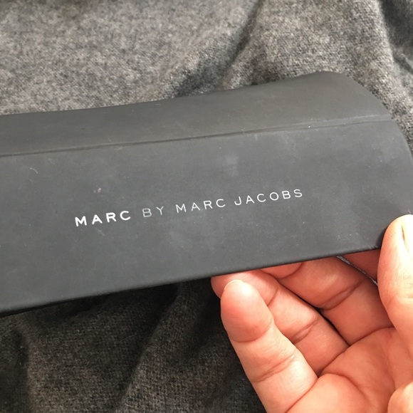 100% authentic Marc Jacobs Perforated Metal Mirrored Sunglasses - Picture 7 of 10